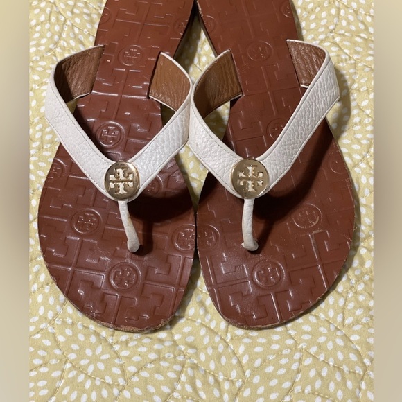 EUC TORY BURCH Thora Sandal Bone Leather Goldtone Logo - Picture 2 of 12